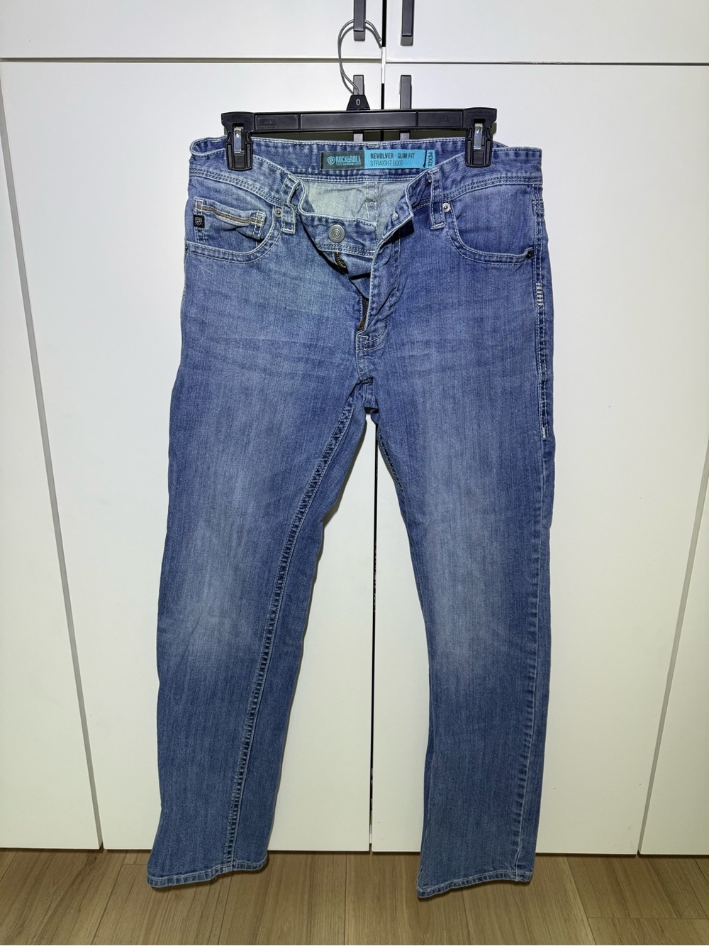 Rock & Republic Revolver Men’s Slim Fit Straight Blue Denim Jeans Medium Wash